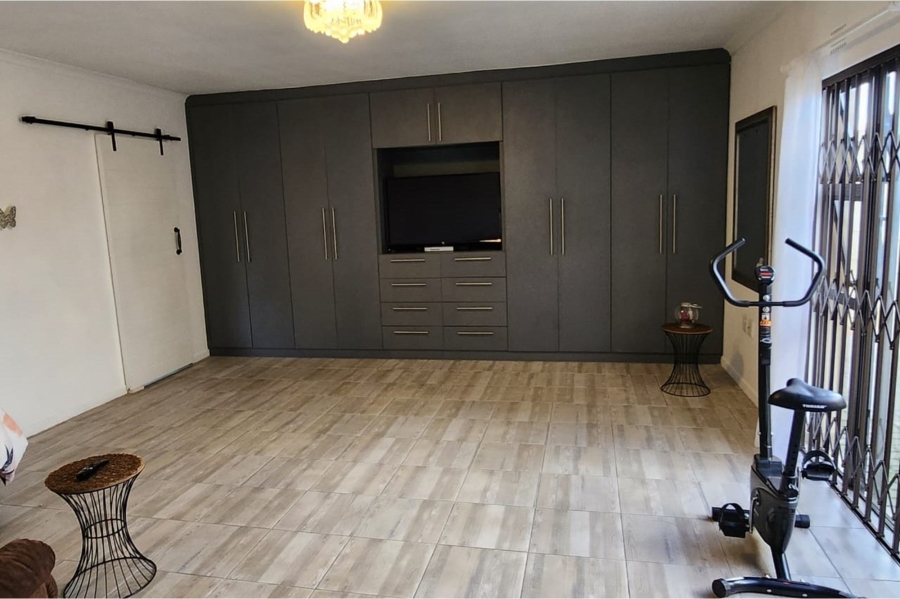 4 Bedroom Property for Sale in Bardale Village Western Cape